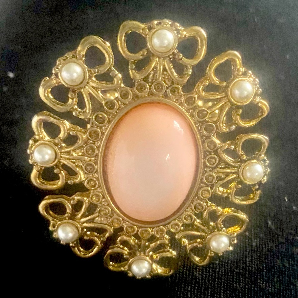 Vintage Cabochon angel skin coral ring